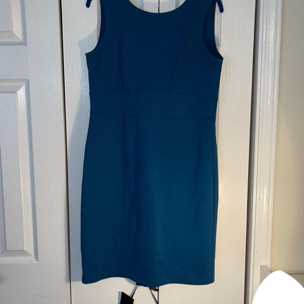 Ann Taylor size 6 blue dress with zipper.